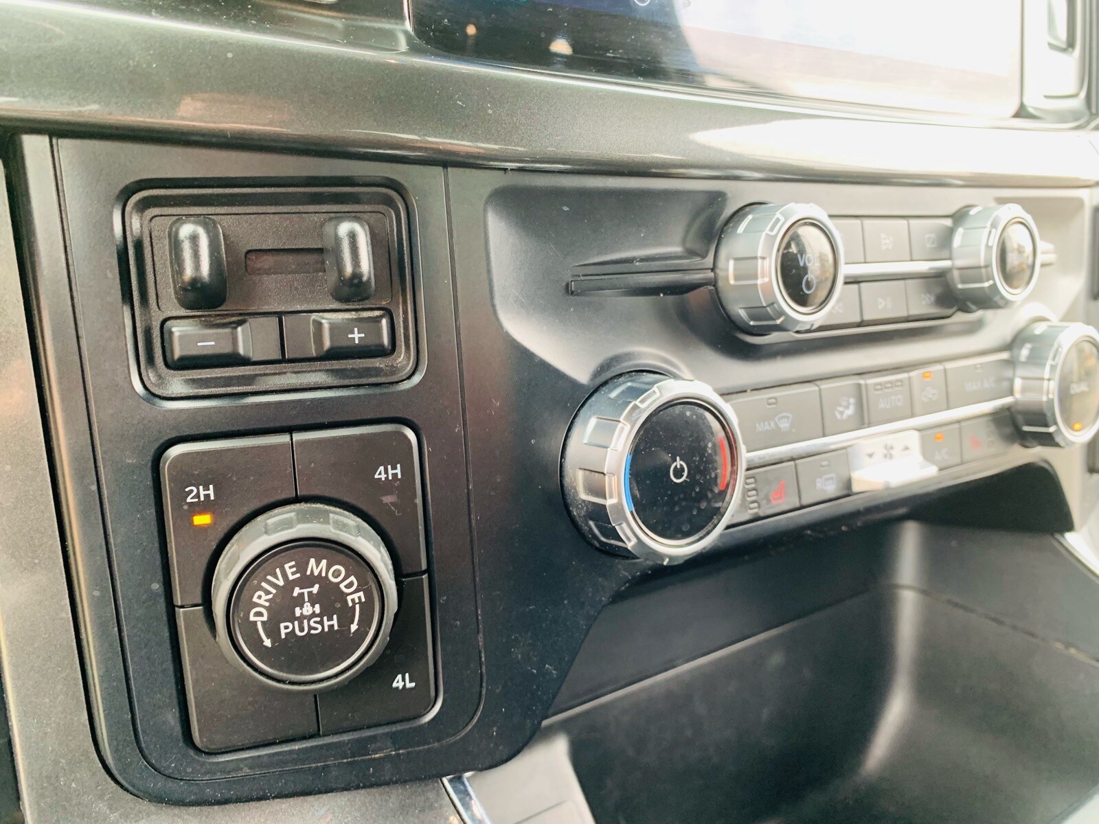 2023 Ford F-150 XLT - Photo 27