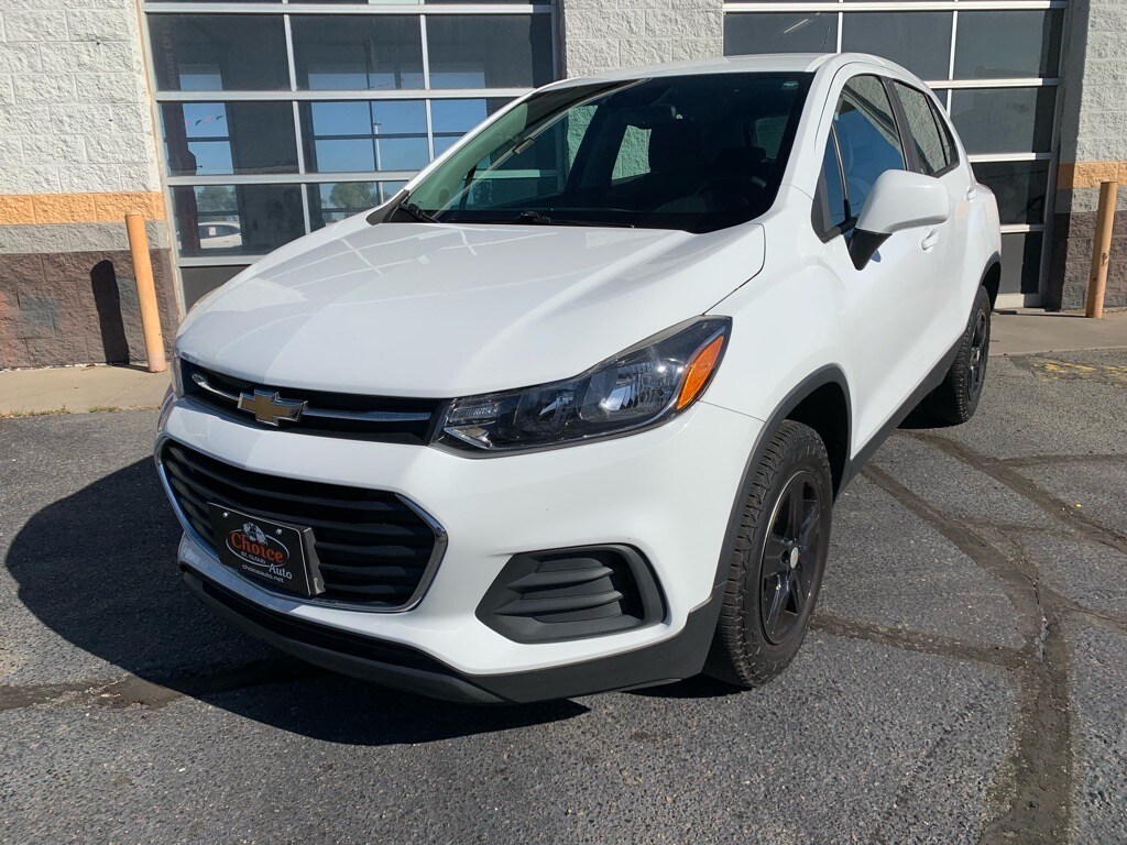 2017 Chevrolet Trax LS photo 3