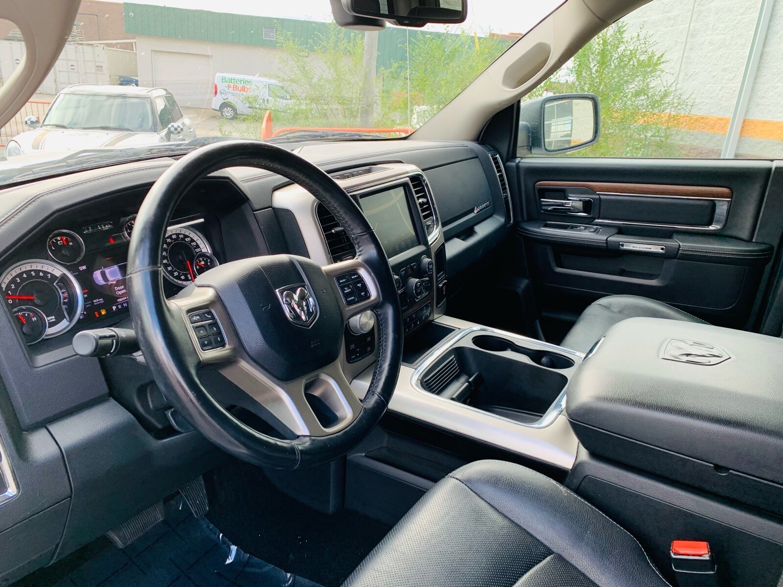 2016 RAM Ram 1500 Pickup Laramie - Photo 15