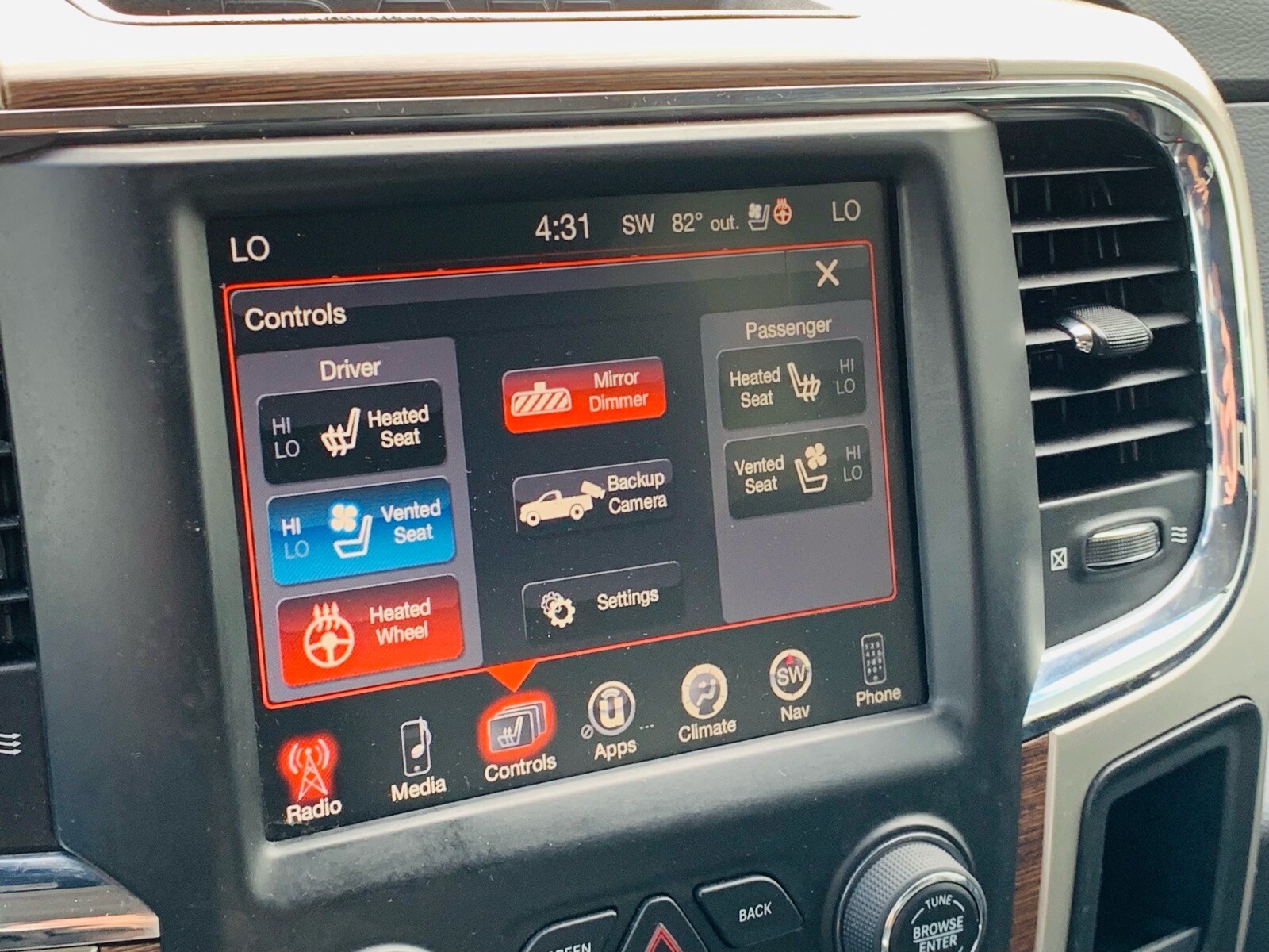 2016 RAM Ram 1500 Pickup Laramie - Photo 32