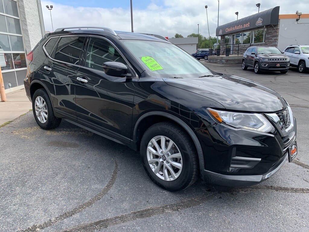 2018 Nissan Rogue SV photo 4