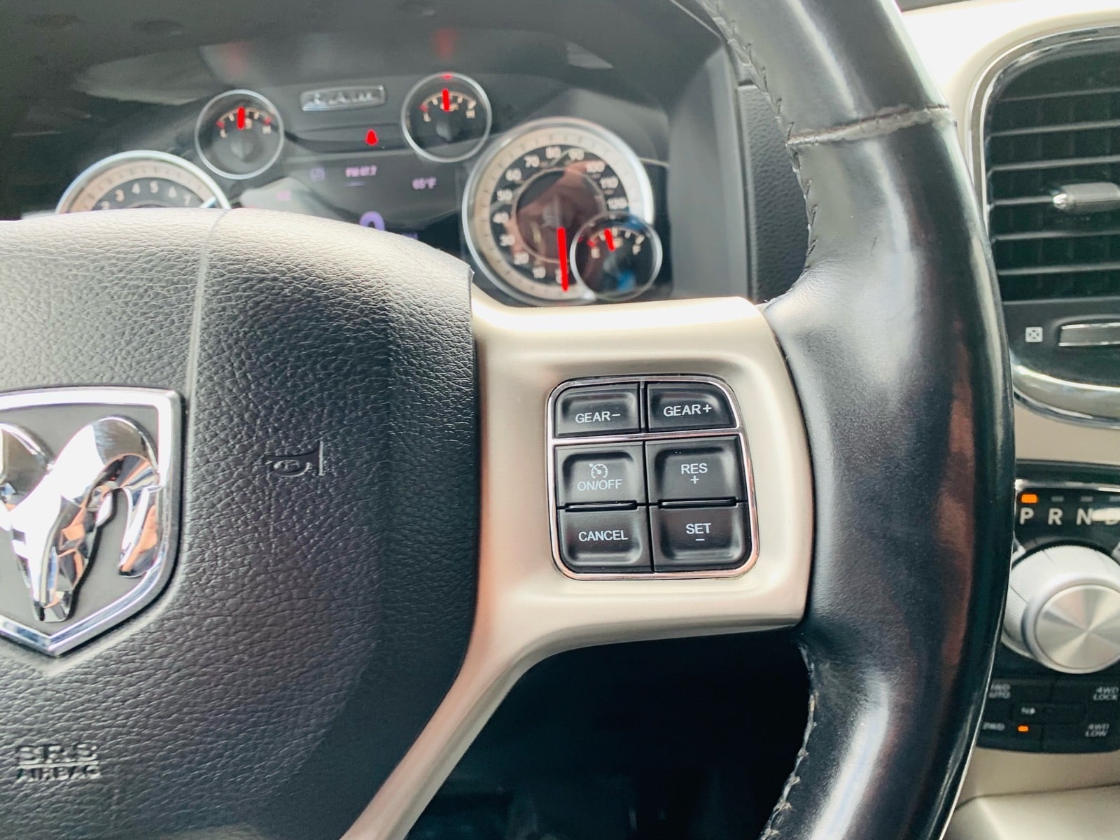 2017 RAM Ram 1500 Pickup Laramie - Photo 29