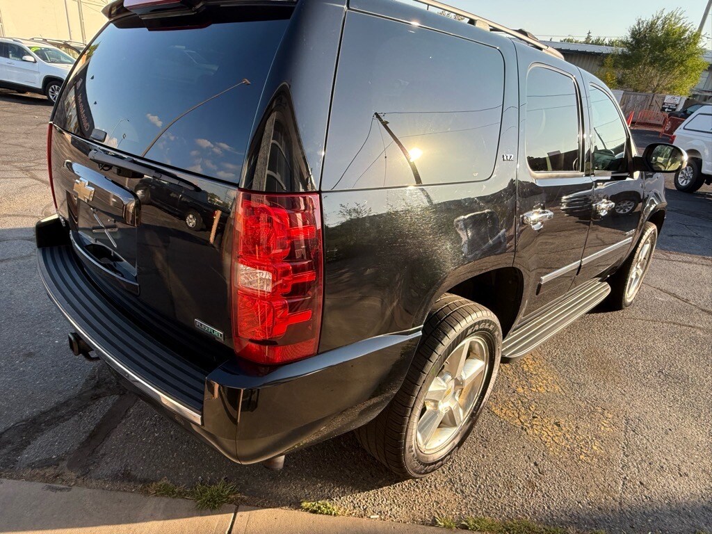 2011 Chevrolet Tahoe LTZ photo 3