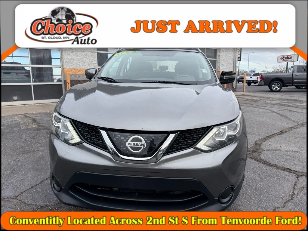 2018 Nissan Rogue Sport SV photo 3