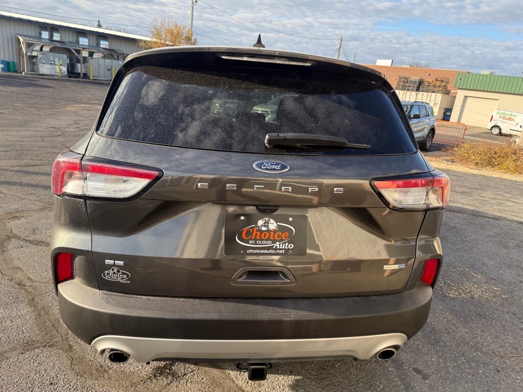 2020 Ford Escape SE photo 4