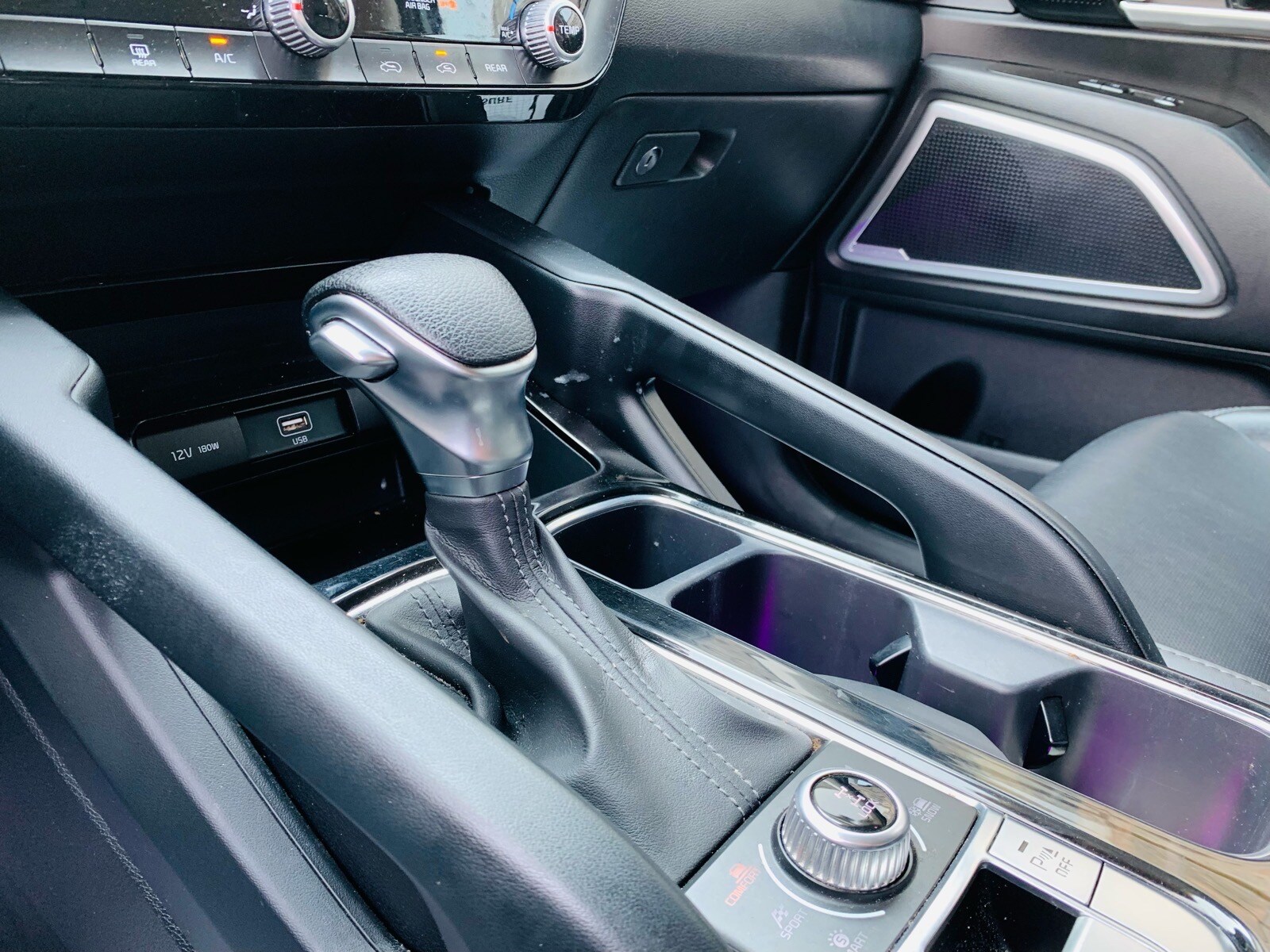 2020 Kia Telluride LX - Photo 25