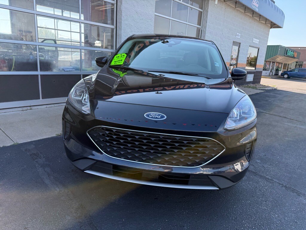 2021 Ford Escape SE photo 2