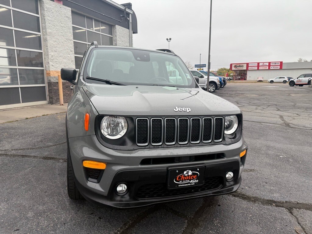 2022 Jeep Renegade Latitude photo 3