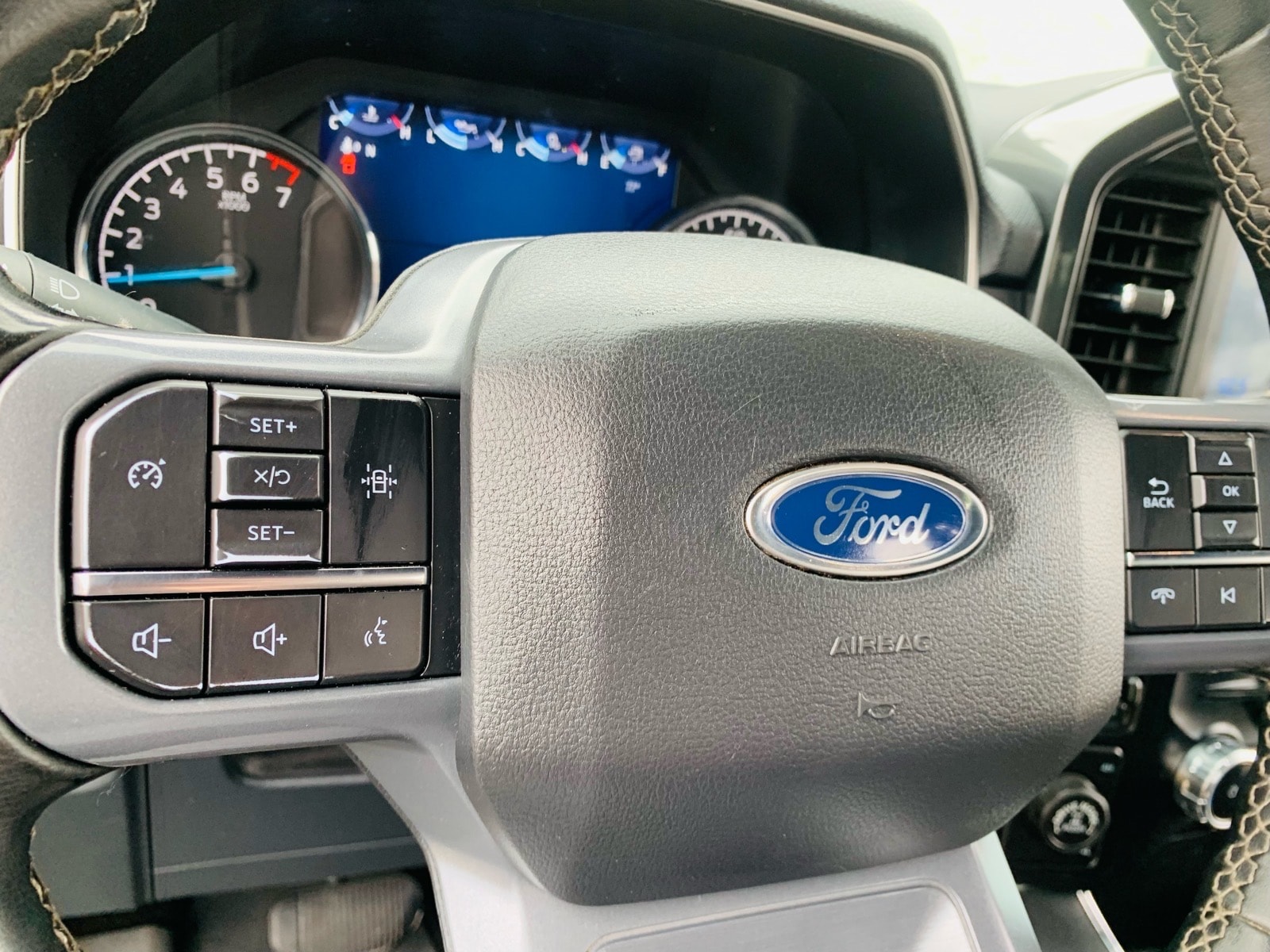 2023 Ford F-150 XLT - Photo 15