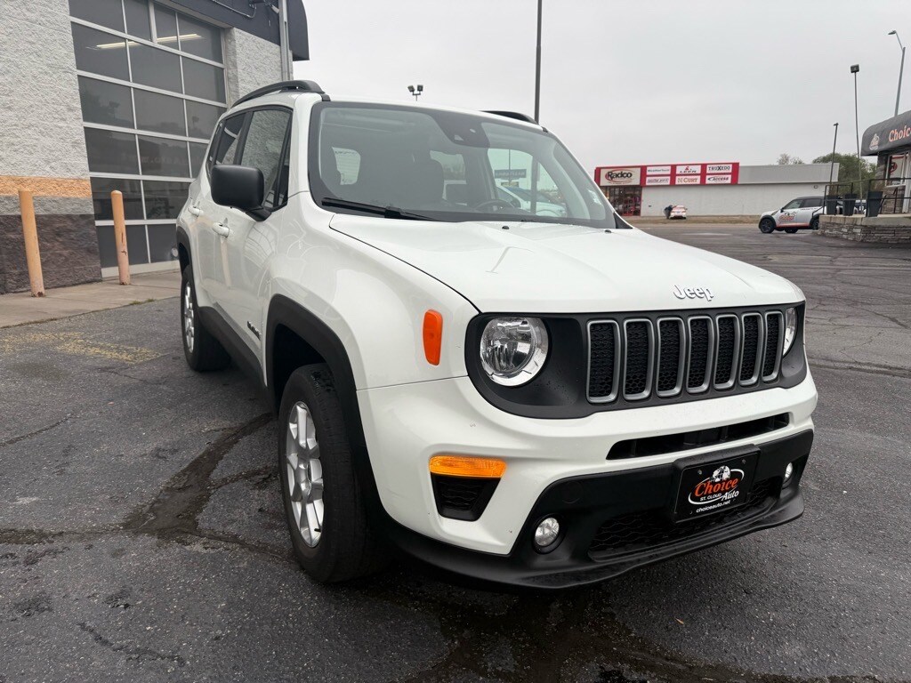 2023 Jeep Renegade Latitude photo 2
