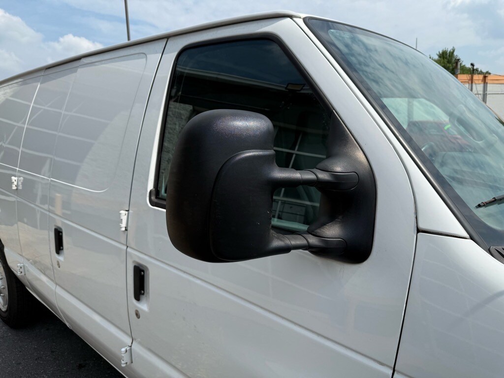2010 Ford E-150 photo 4