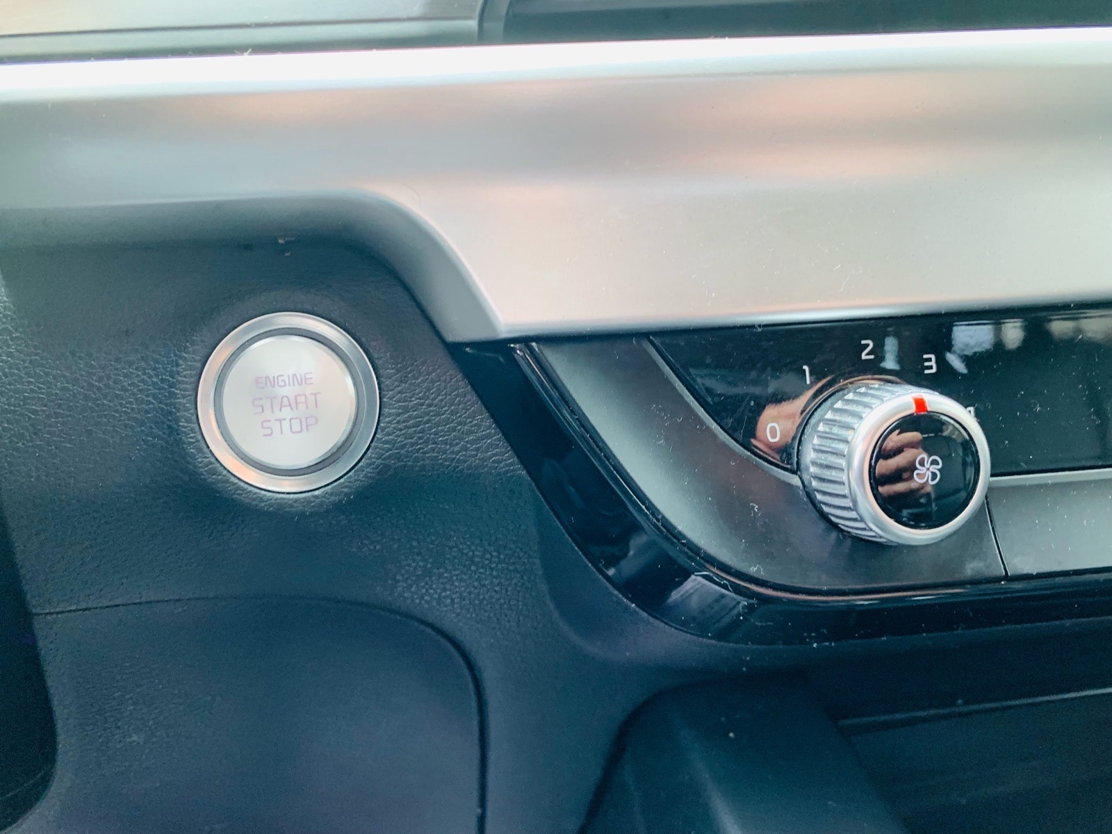 2020 Kia Telluride LX - Photo 17