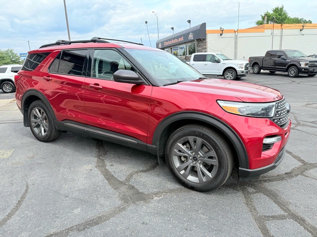 2021 Ford Explorer XLT photo 2