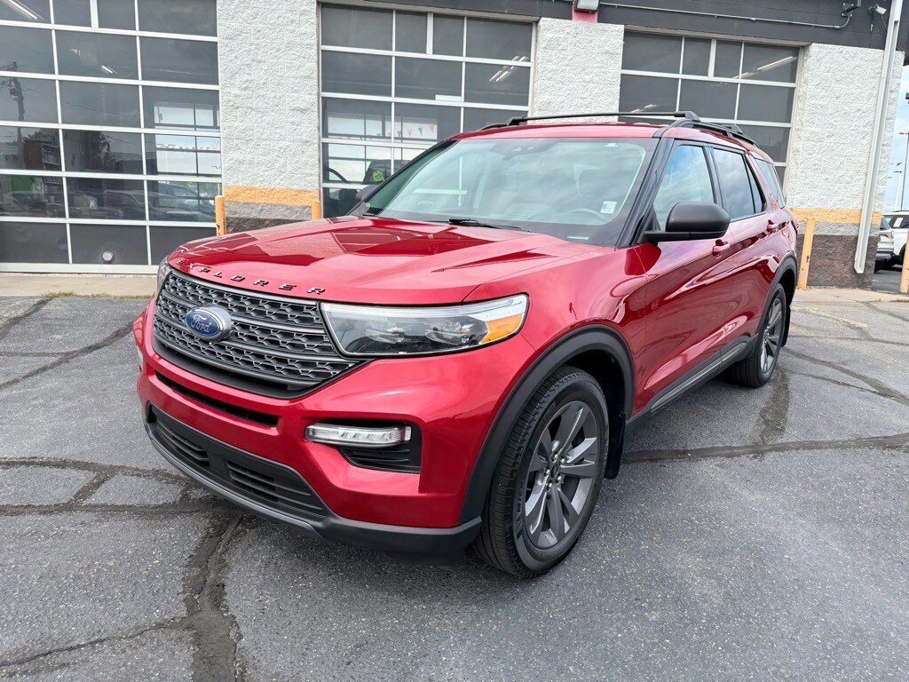 2021 Ford Explorer XLT photo 3