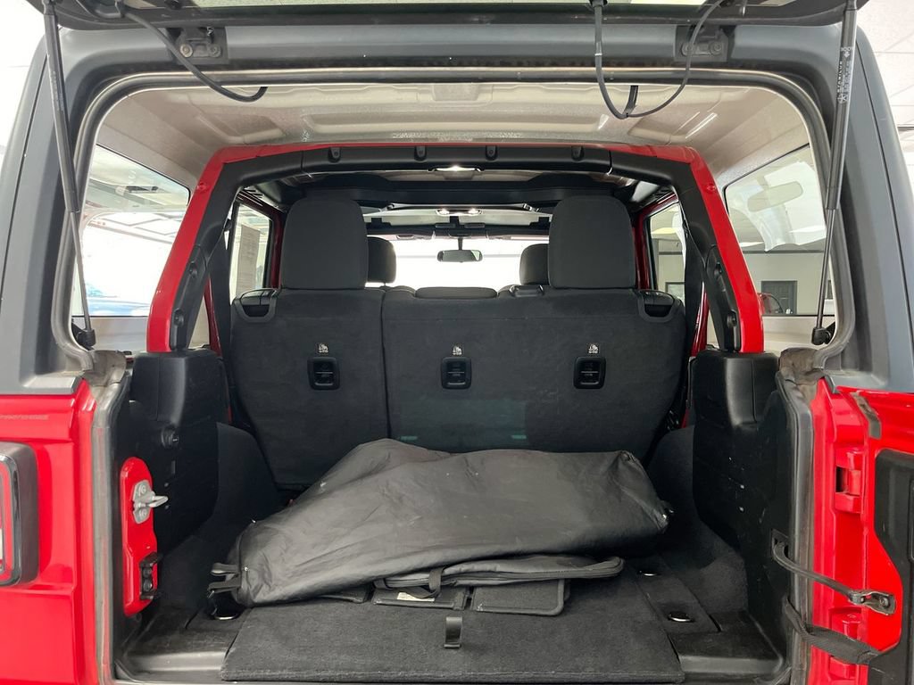 2020 Jeep Wrangler Unlimited Sahara - Photo 11
