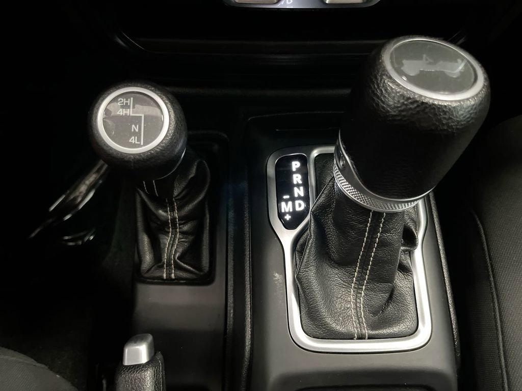 2020 Jeep Wrangler Unlimited Sahara - Photo 20