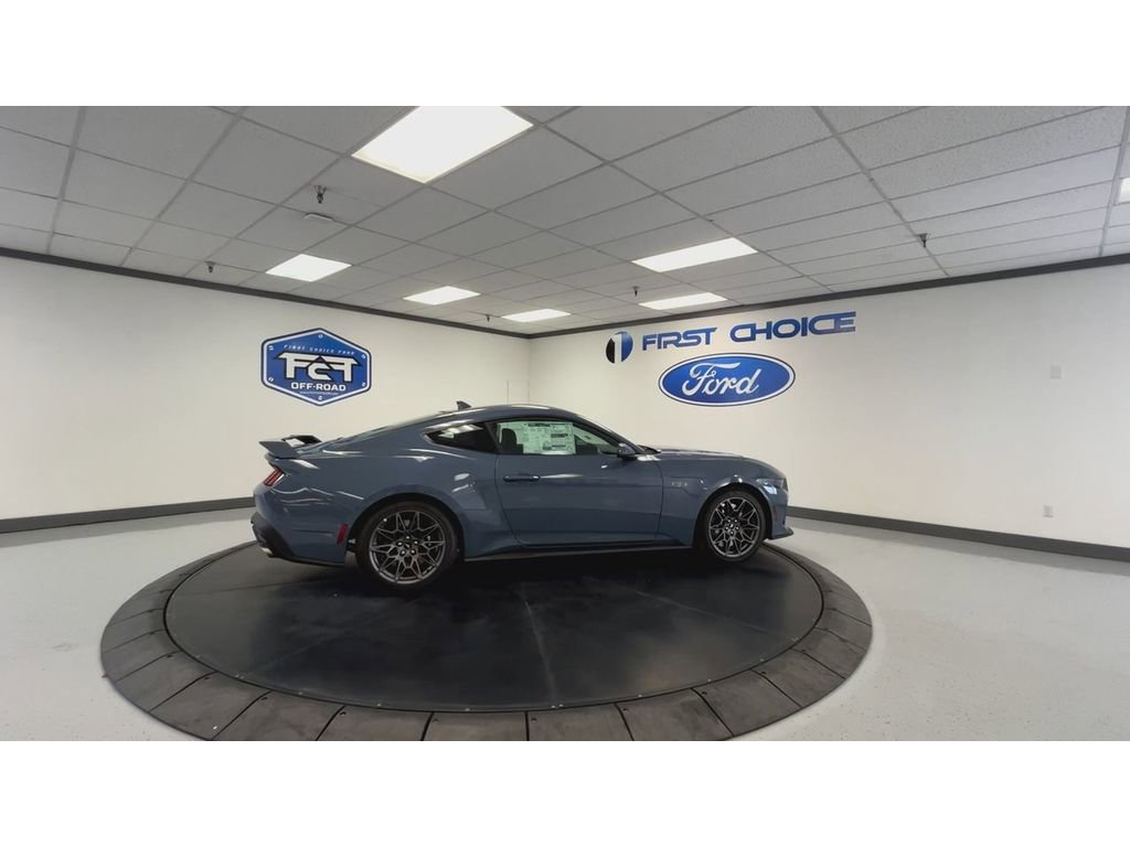 2025 Ford Mustang GT Premium photo 2