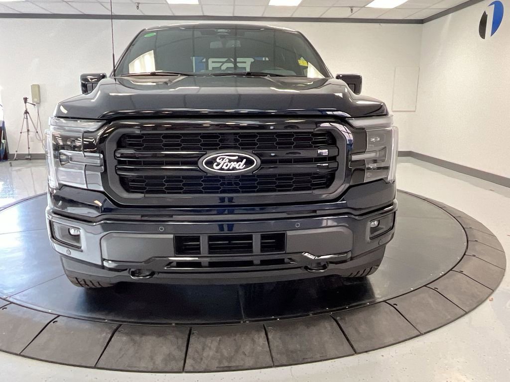 2025 Ford F-150 Lariat photo 2