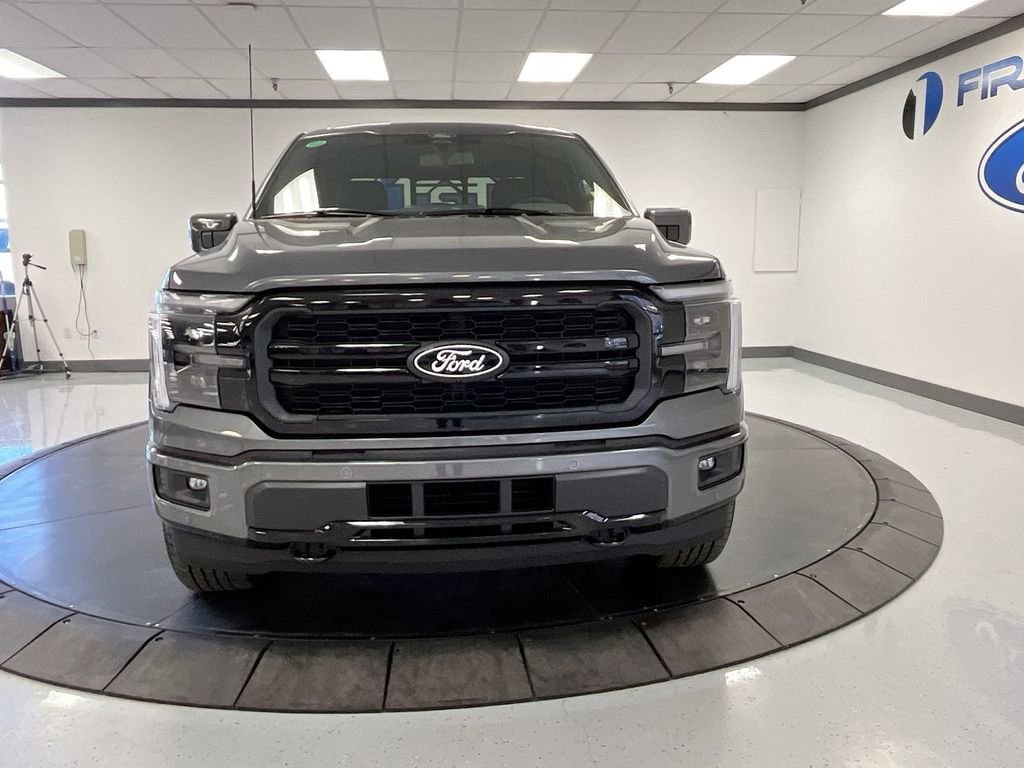 2025 Ford F-150 Lariat photo 3
