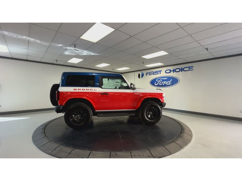 2025 Ford Bronco First Edition photo 2