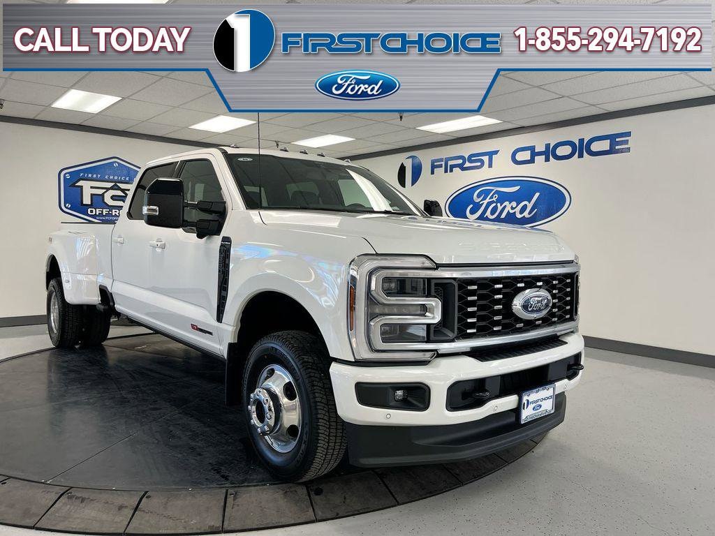 2026 Ford F-350 Super Duty Platinum's photo