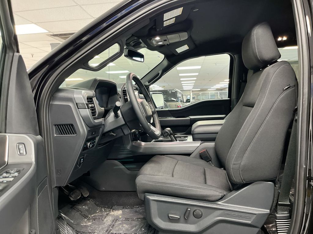 2026 Ford F-150 XLT - Photo 13