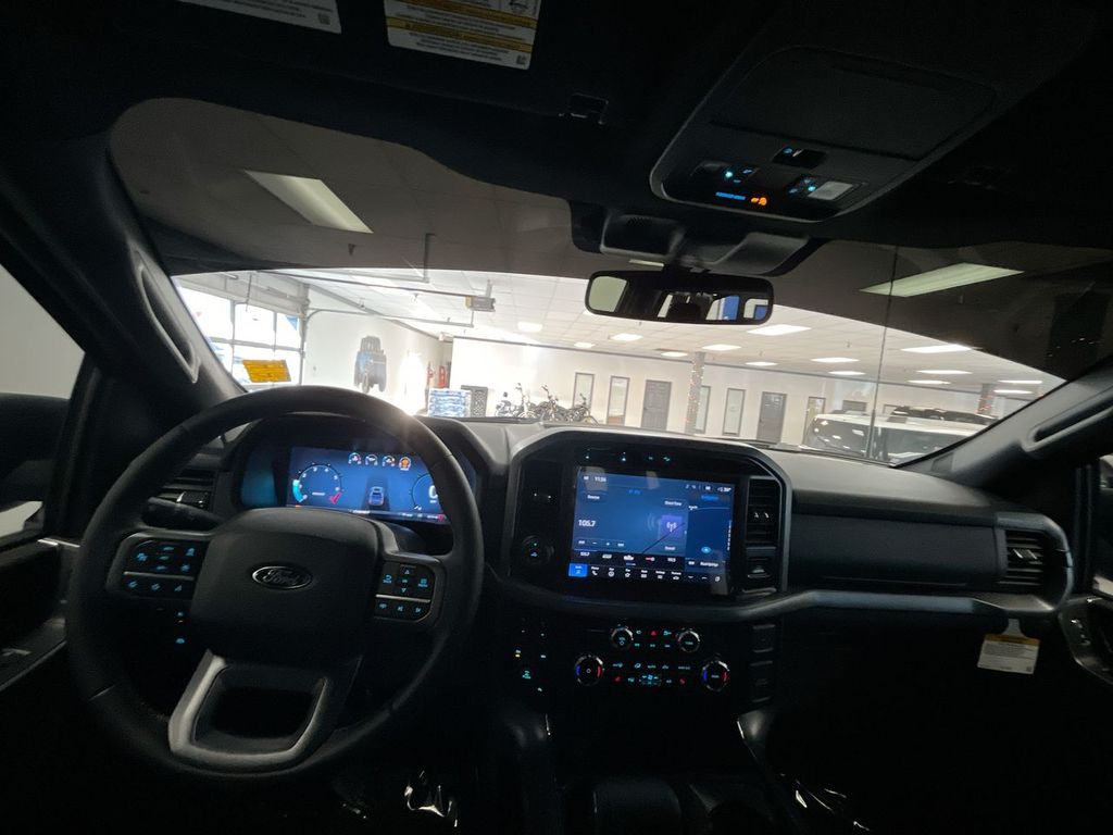 2025 Ford F-150 XLT - Photo 14