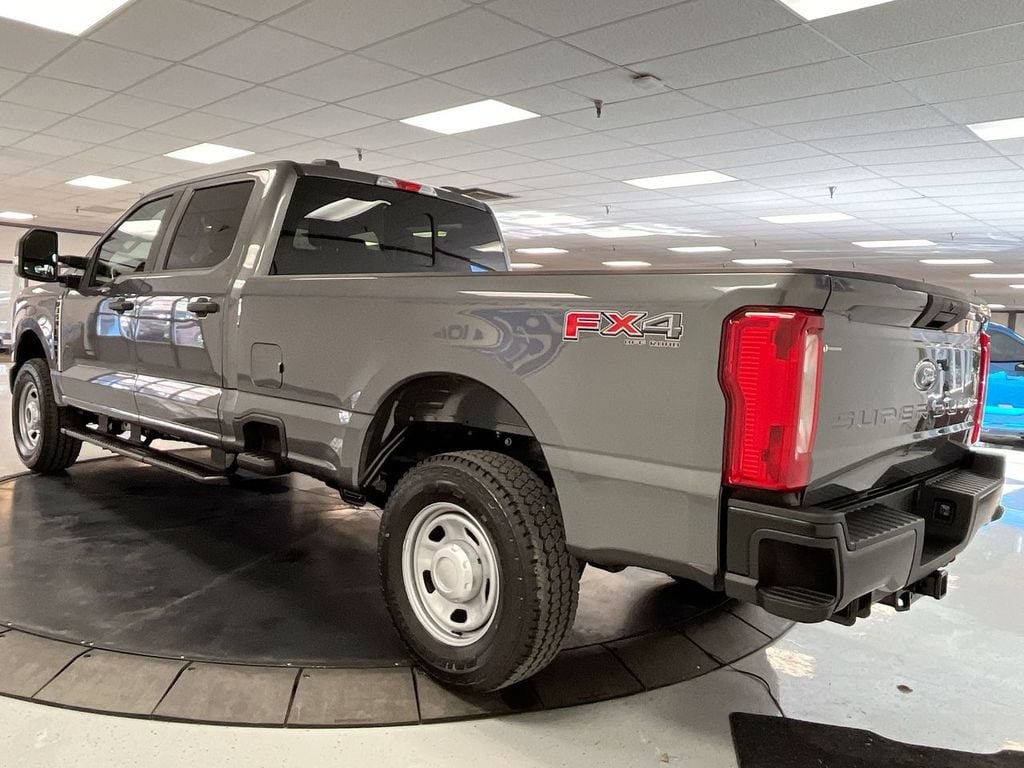 2026 Ford F-350 Super Duty XL - Photo 8