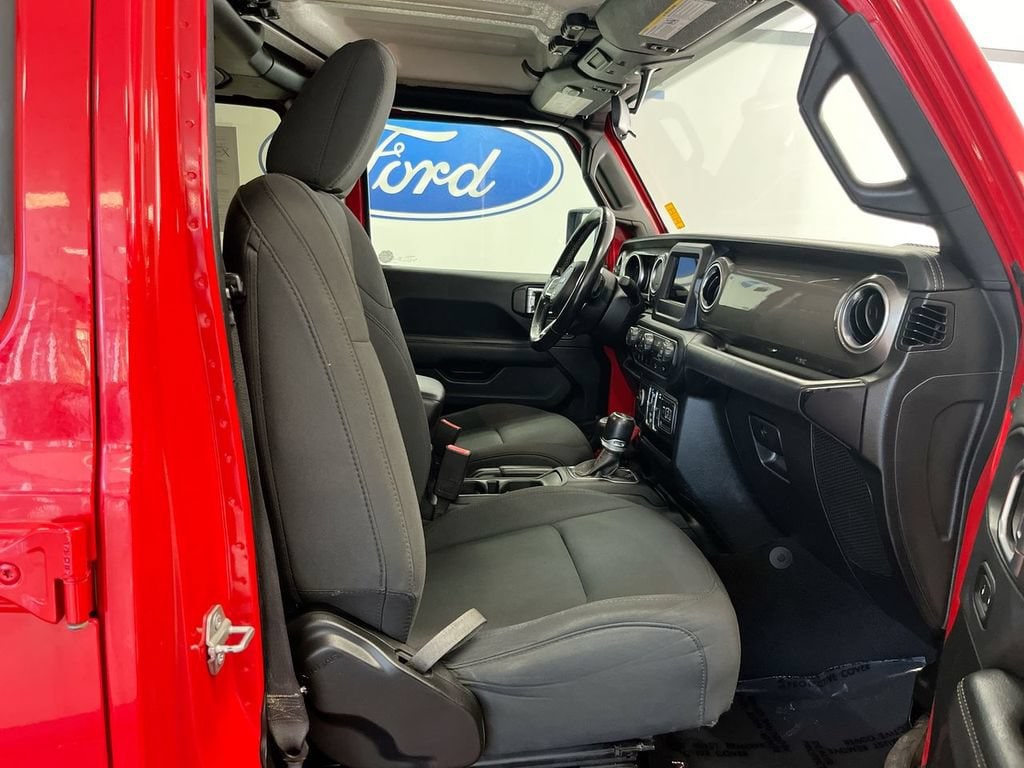 2020 Jeep Wrangler Unlimited Sahara - Photo 21