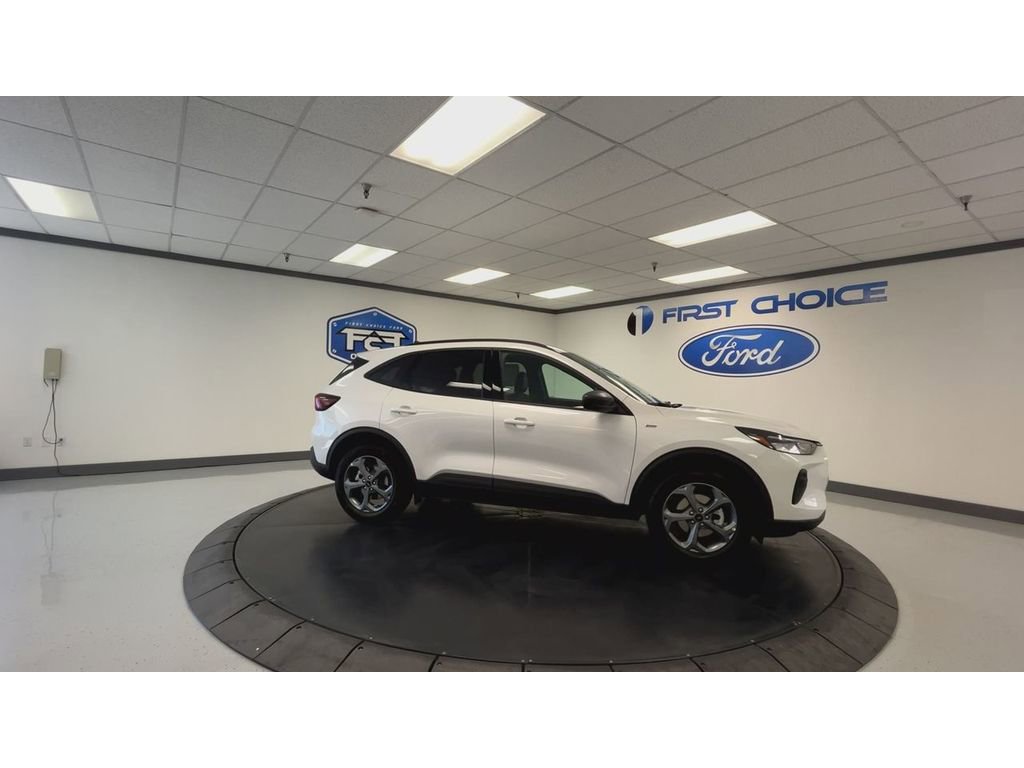 2025 Ford Escape ST-Line photo 3