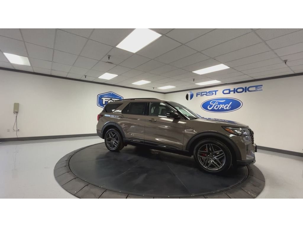 2026 Ford Explorer ST photo 2