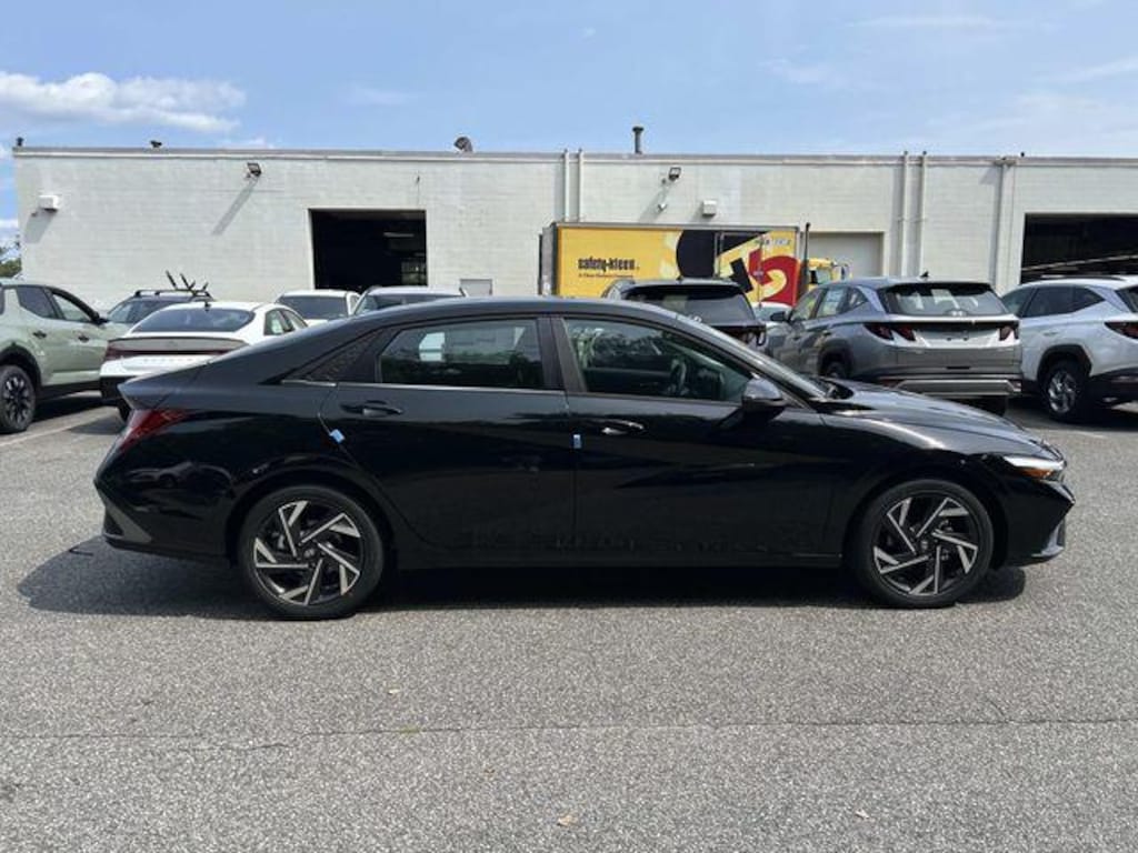 New 2026 Hyundai Elantra Limited Sedan