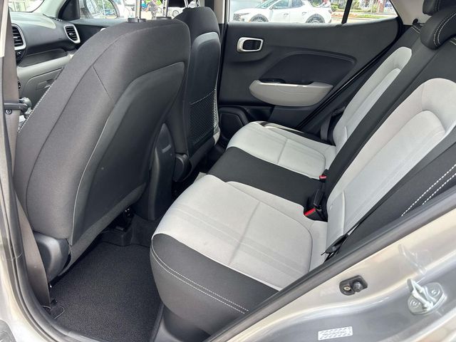 2023 Hyundai Venue SEL - Photo 11