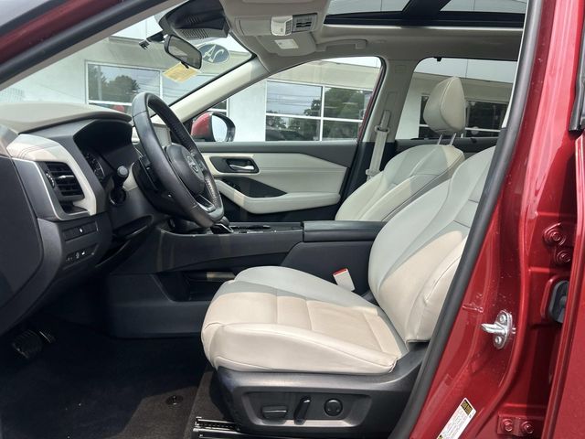 2024 Nissan Rogue SV - Photo 14