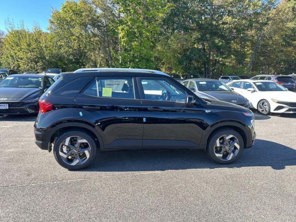 New 2025 Hyundai Venue SEL SUV