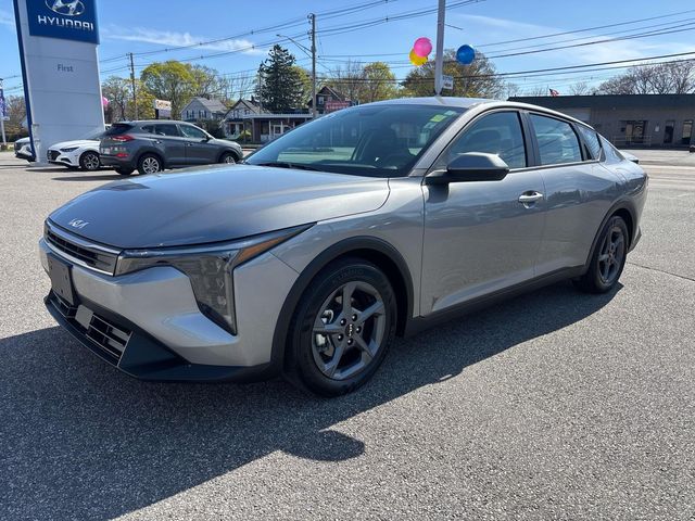 2025 Kia K4 LXS - Photo 7