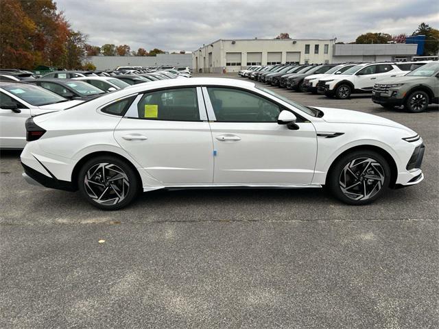 2026 Hyundai Sonata SEL Sport photo 2