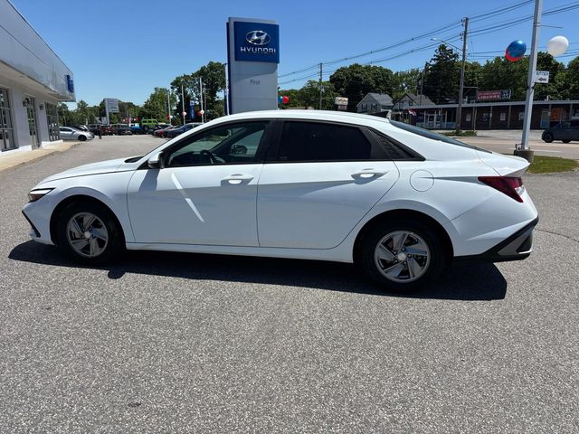 2025 Hyundai Elantra SE - Photo 6