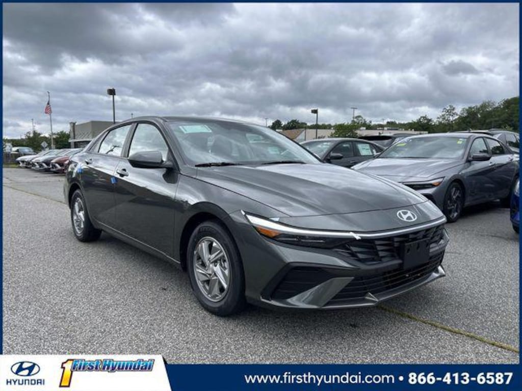 New 2026 Hyundai Elantra SE Sedan