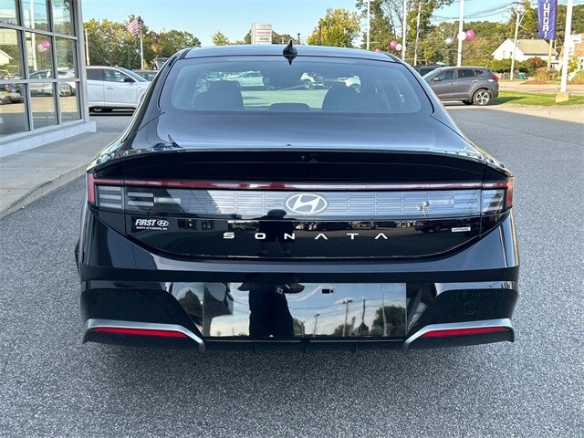 2025 Hyundai Sonata SEL photo 4