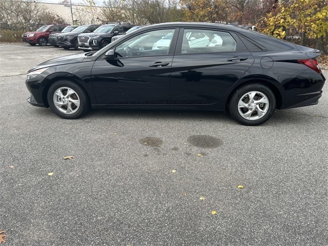 2023 Hyundai Elantra SE photo 4