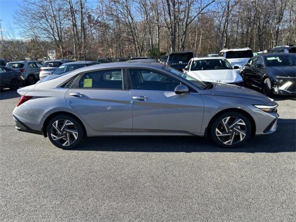 New 2026 Hyundai Elantra Limited Sedan