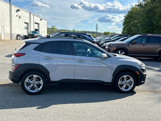 2023 Hyundai Kona SEL photo 2