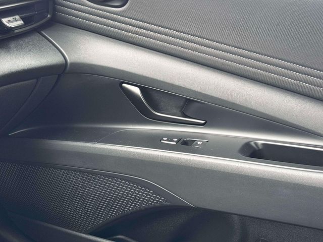 2025 Hyundai Elantra SEL - Photo 30