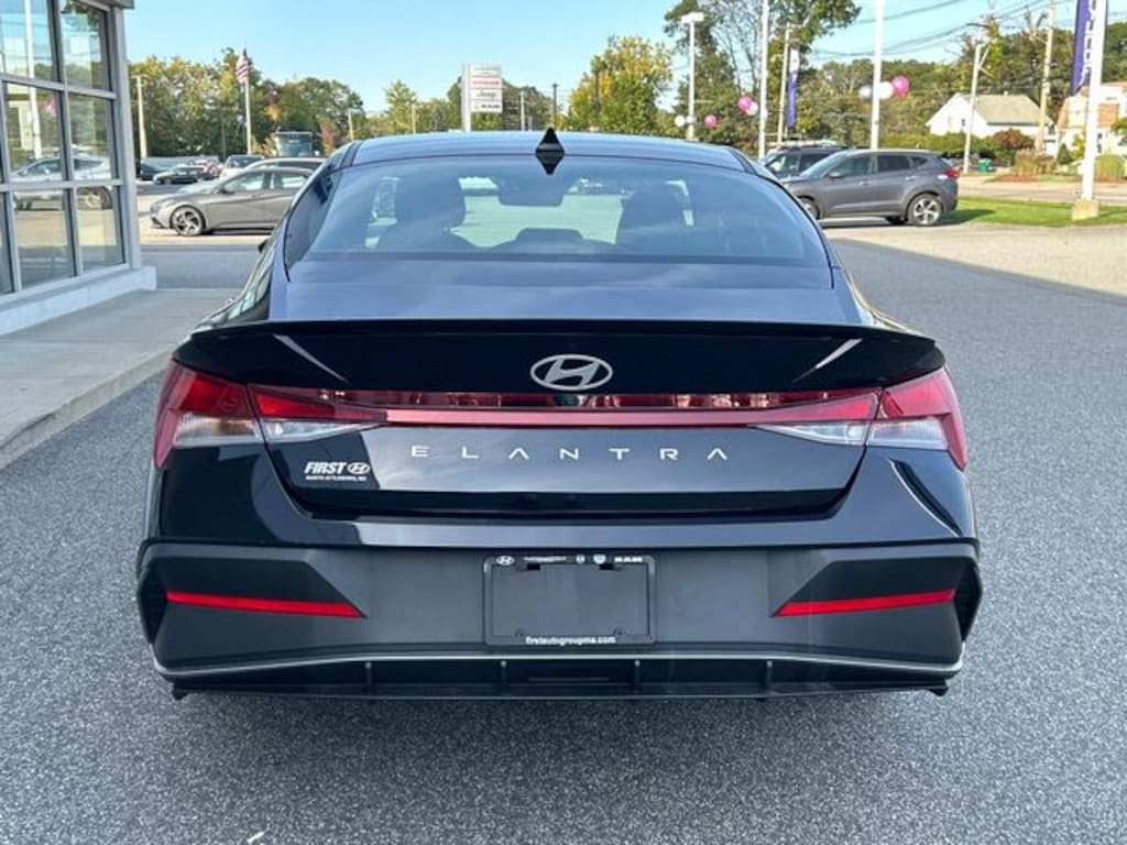 Certified 2025 Hyundai Elantra SEL Sport Sedan
