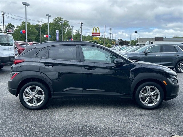 2023 Hyundai Kona SEL photo 2