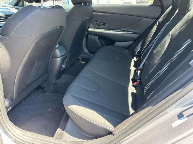 2025 Hyundai Elantra SEL - Photo 11