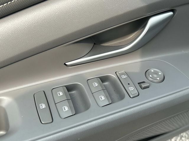 2023 Hyundai Elantra SEL - Photo 19