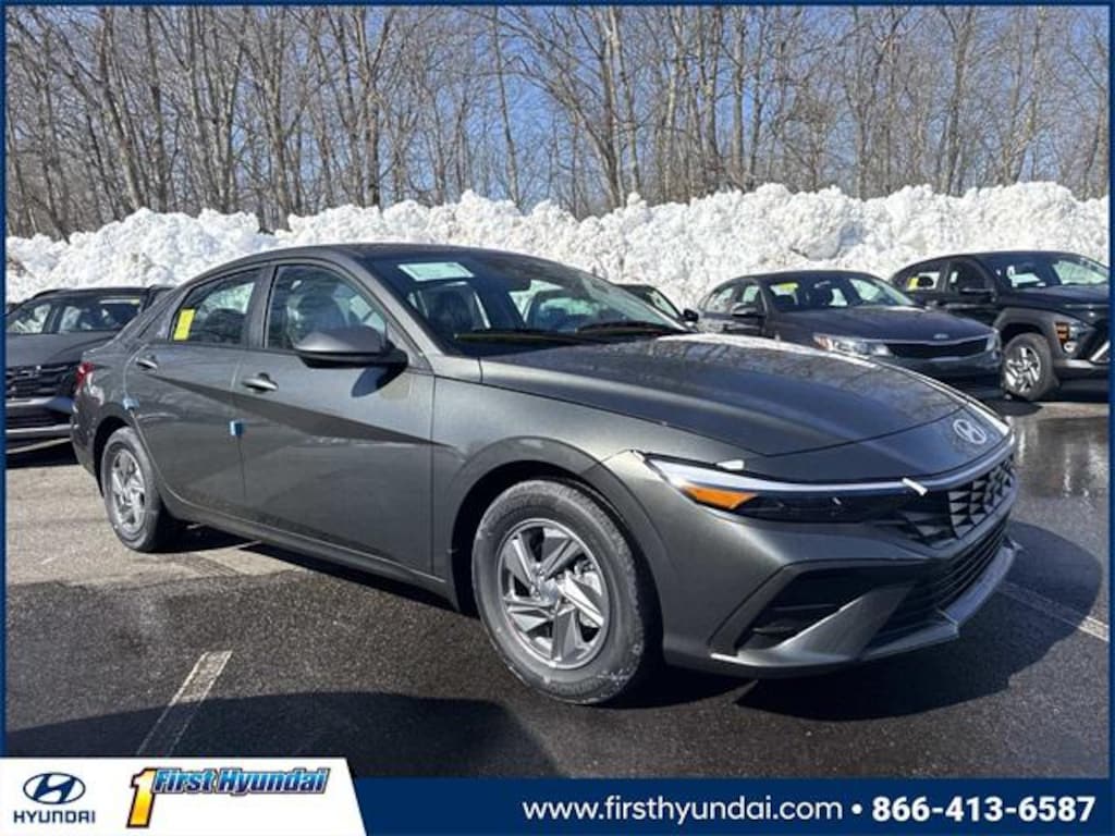 New 2026 Hyundai Elantra SE Sedan