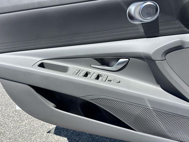 2025 Hyundai Elantra SE - Photo 15